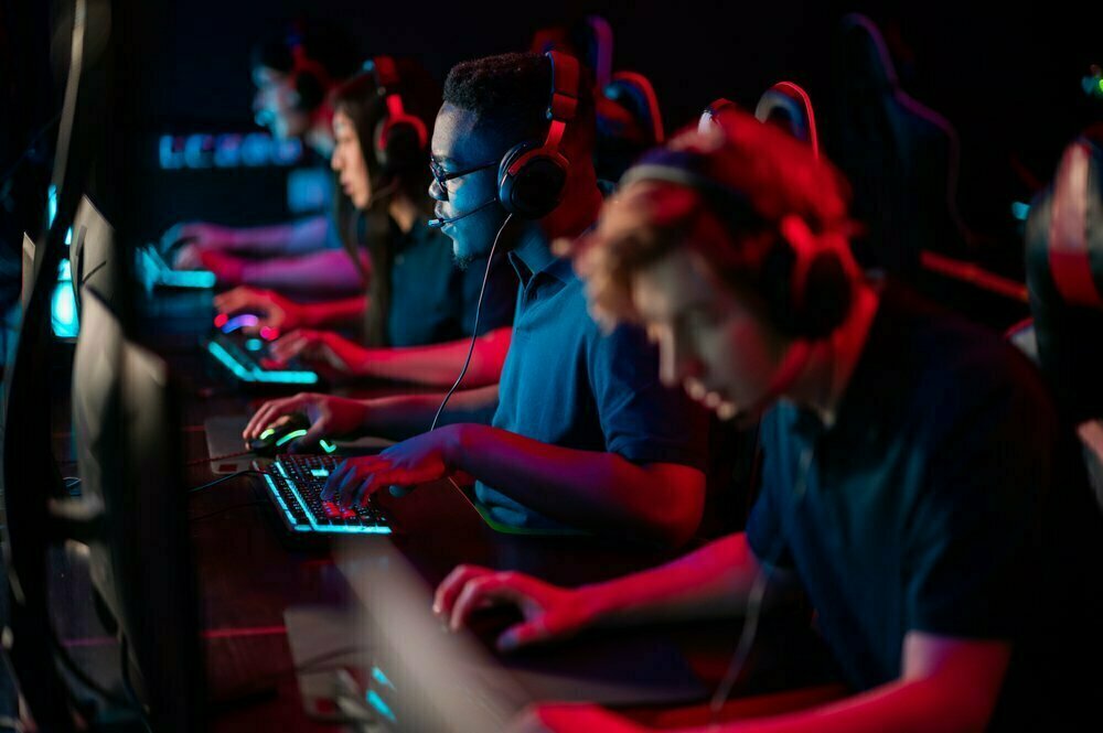 A,Multi-racial,Team,Of,Esports,Athletes,Conducts,A,Training,Session